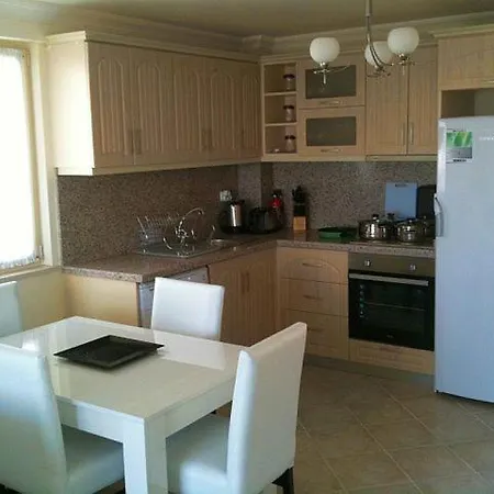 Royal Heights Apartamento