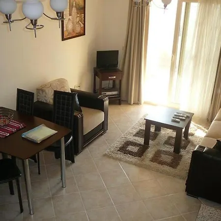 Royal Heights Apartamento